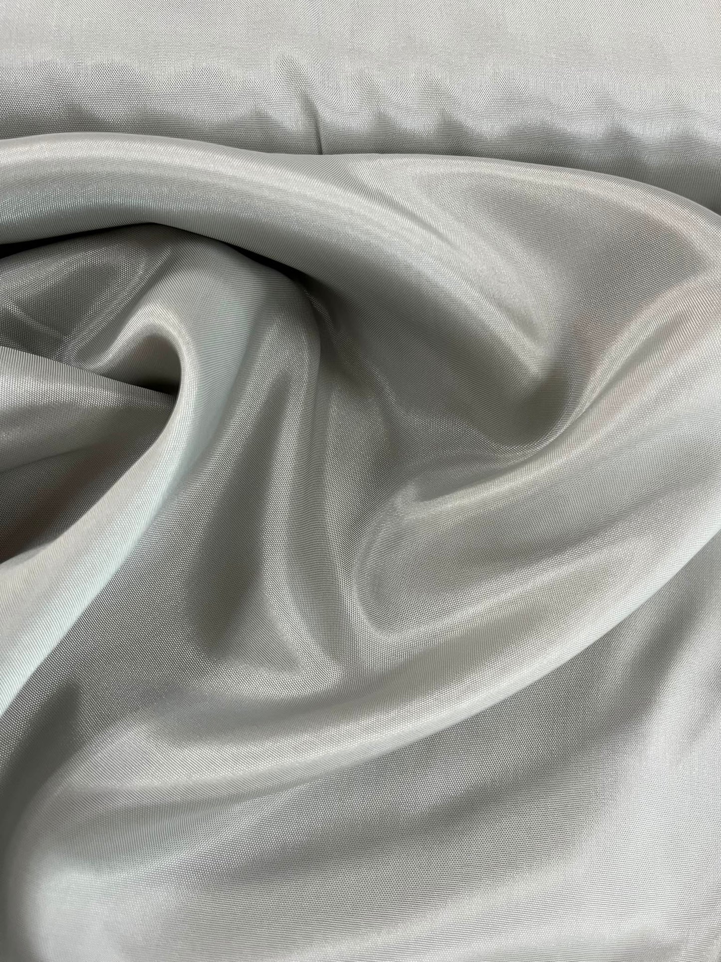 Forro gris acetato - detalle satinado