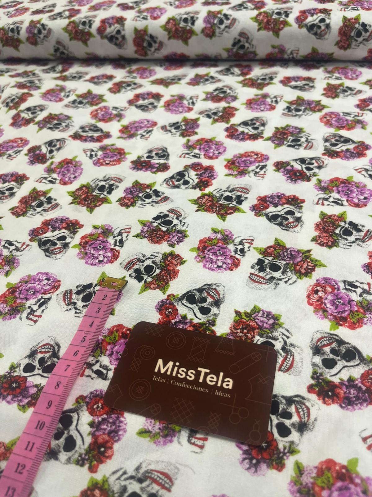Tela Calaveras Blancas