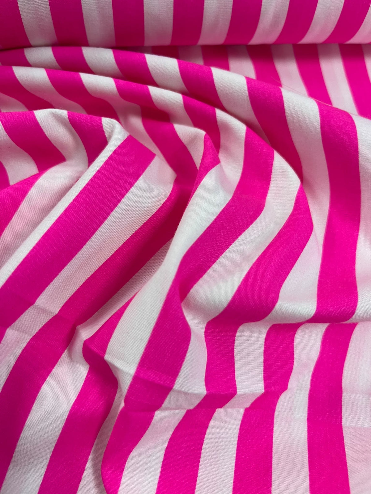 Algodón rayas fucsia y blanco - detalle caída y trama