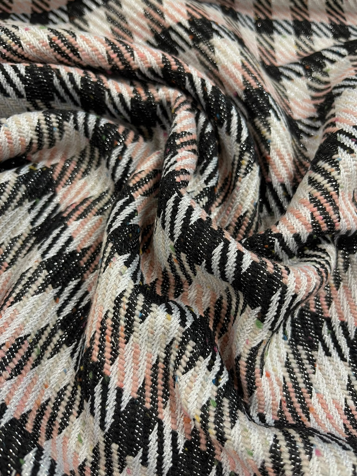 Chanel Cuadros Rosa y Negro - detalle textura lurex