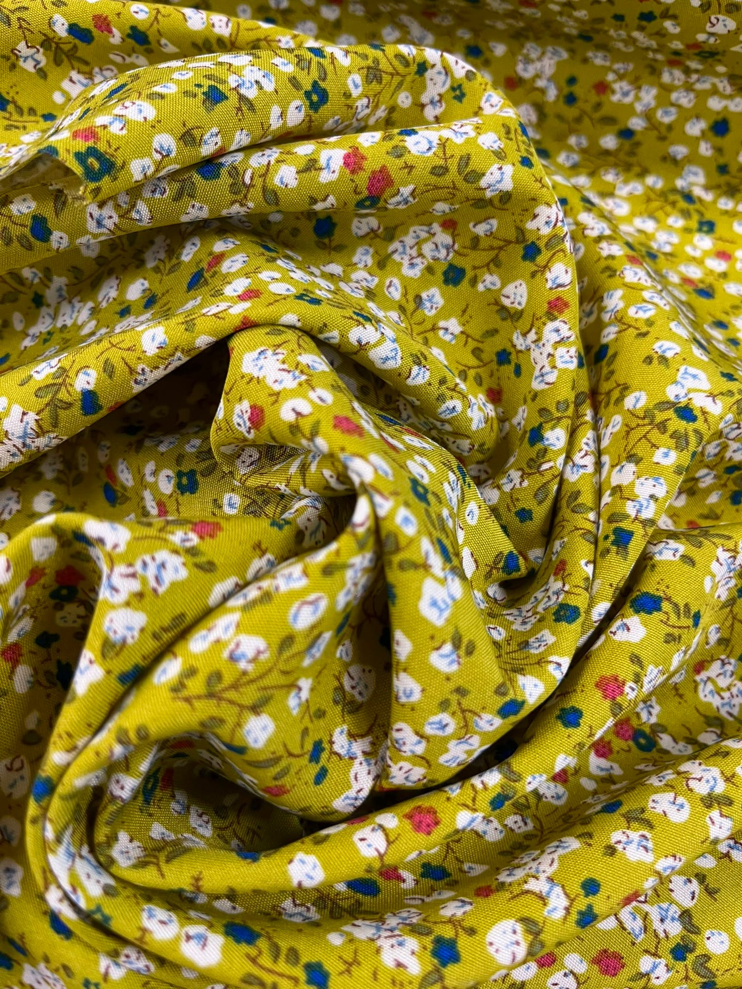 Viscosa Flor Fondo Verde