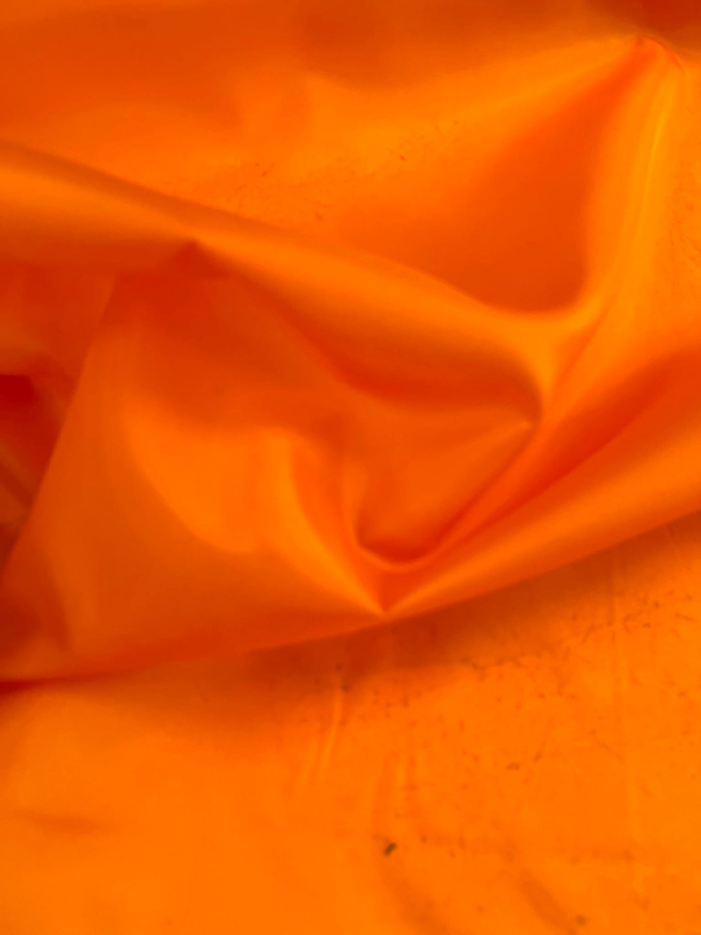 Forro naranja acetato - detalle caída