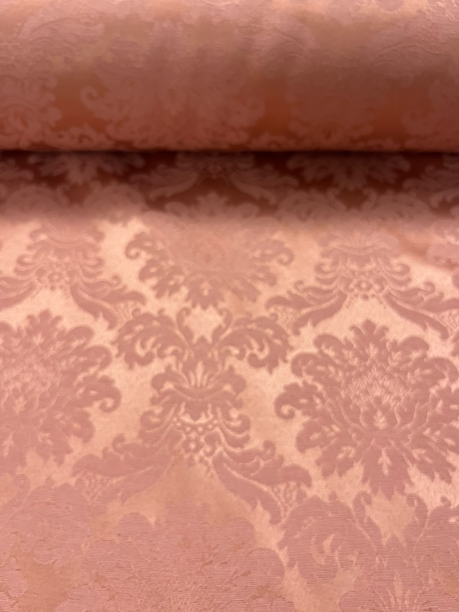 Damasco Rosa Palo - detalle estampado barroco