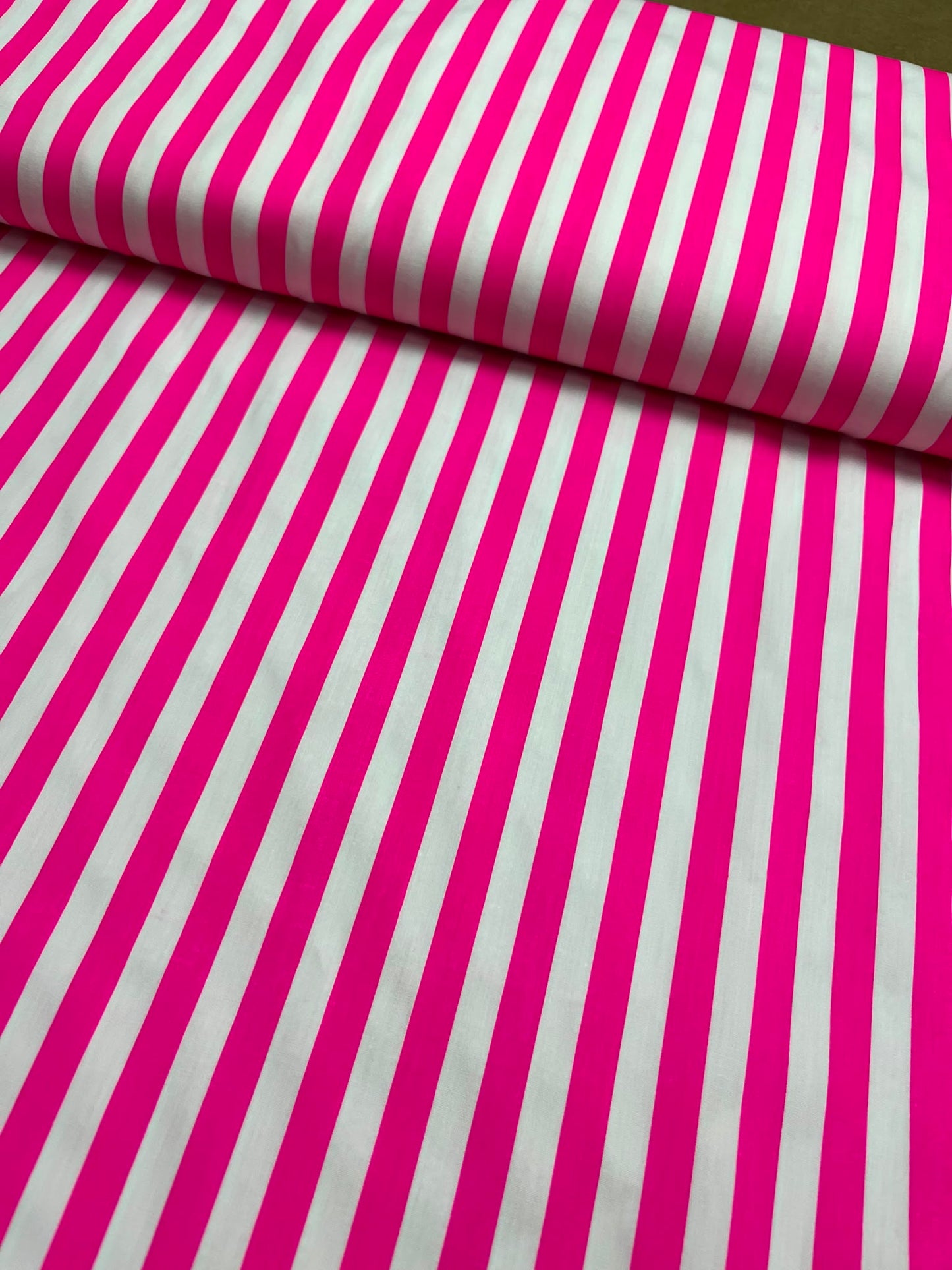 Tejido de Algodón Rayas Fucsia y Blanco