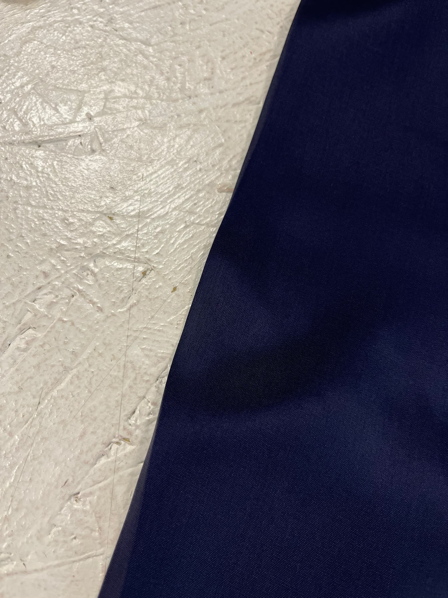 Forro azul marino acetato - orillo y detalle