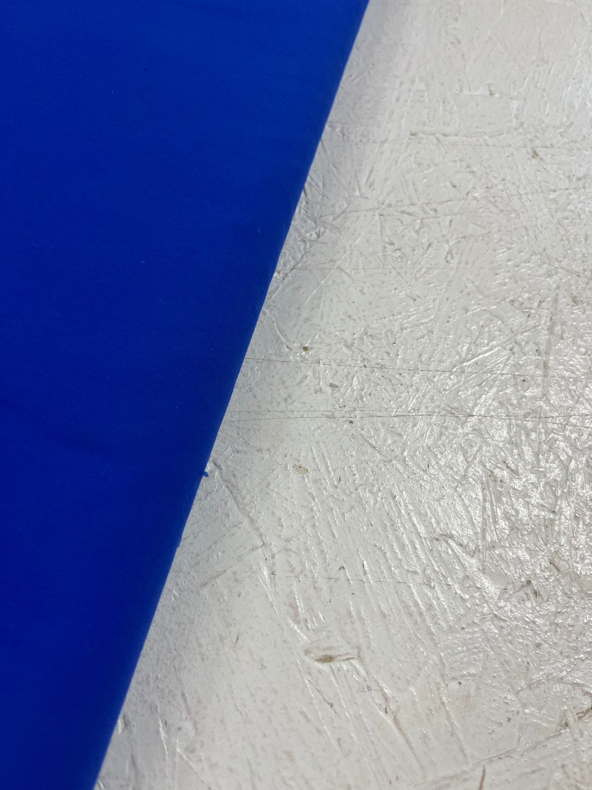 Popelín azul eléctrico - detalle orillo