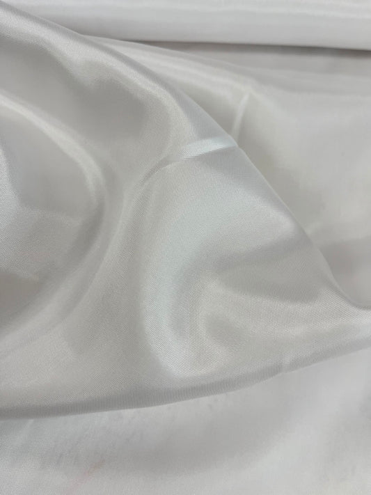 Forro blanco acetato - detalle caída y brillo nacarado
