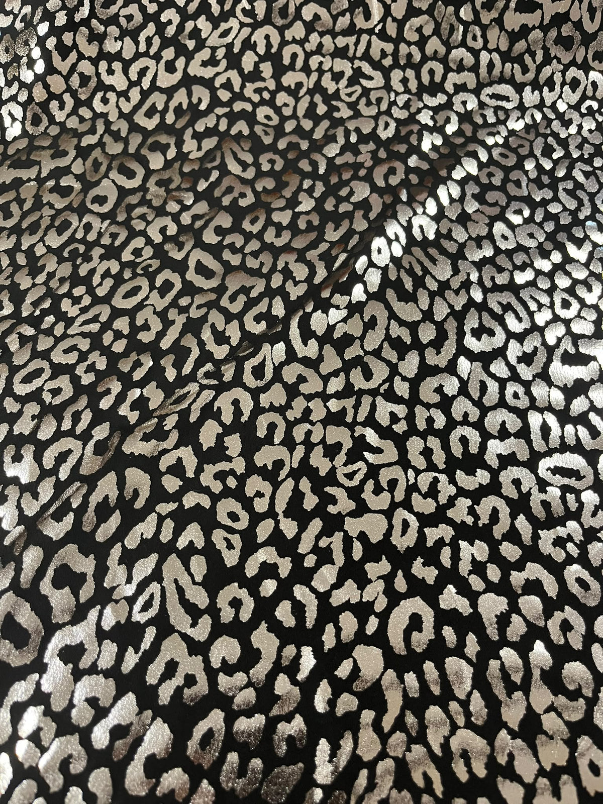 Brillo Leopardo Negro y Plata - efecto holográfico con caída