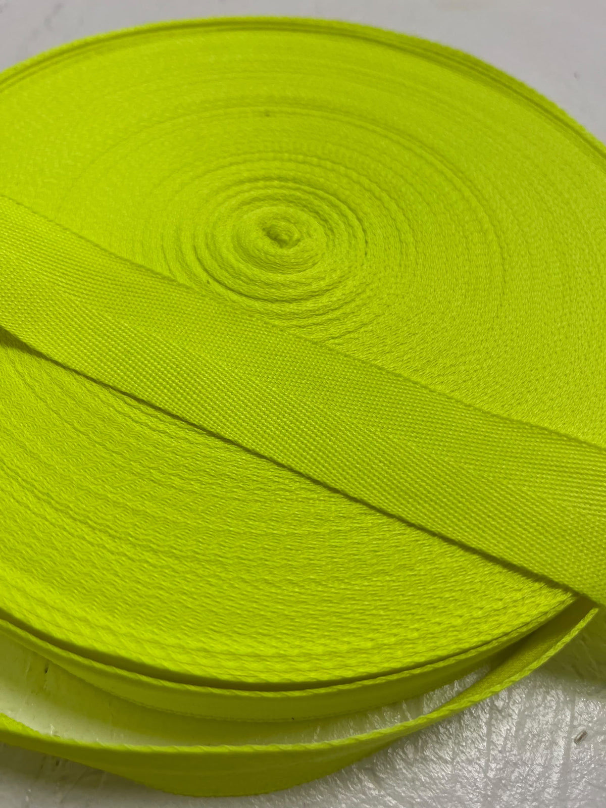 Cinta de espiga amarillo flúor 25mm