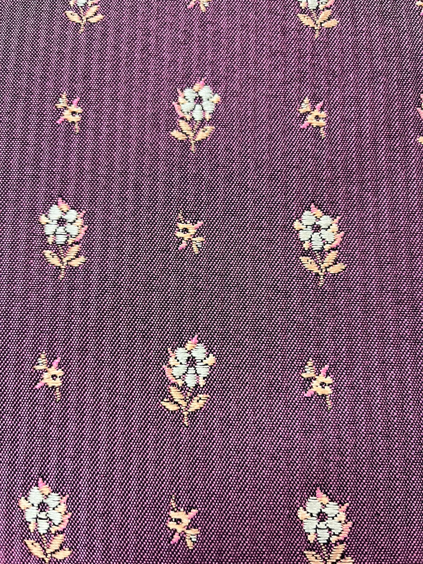 Jacquard Morado Flor - textura y detalle