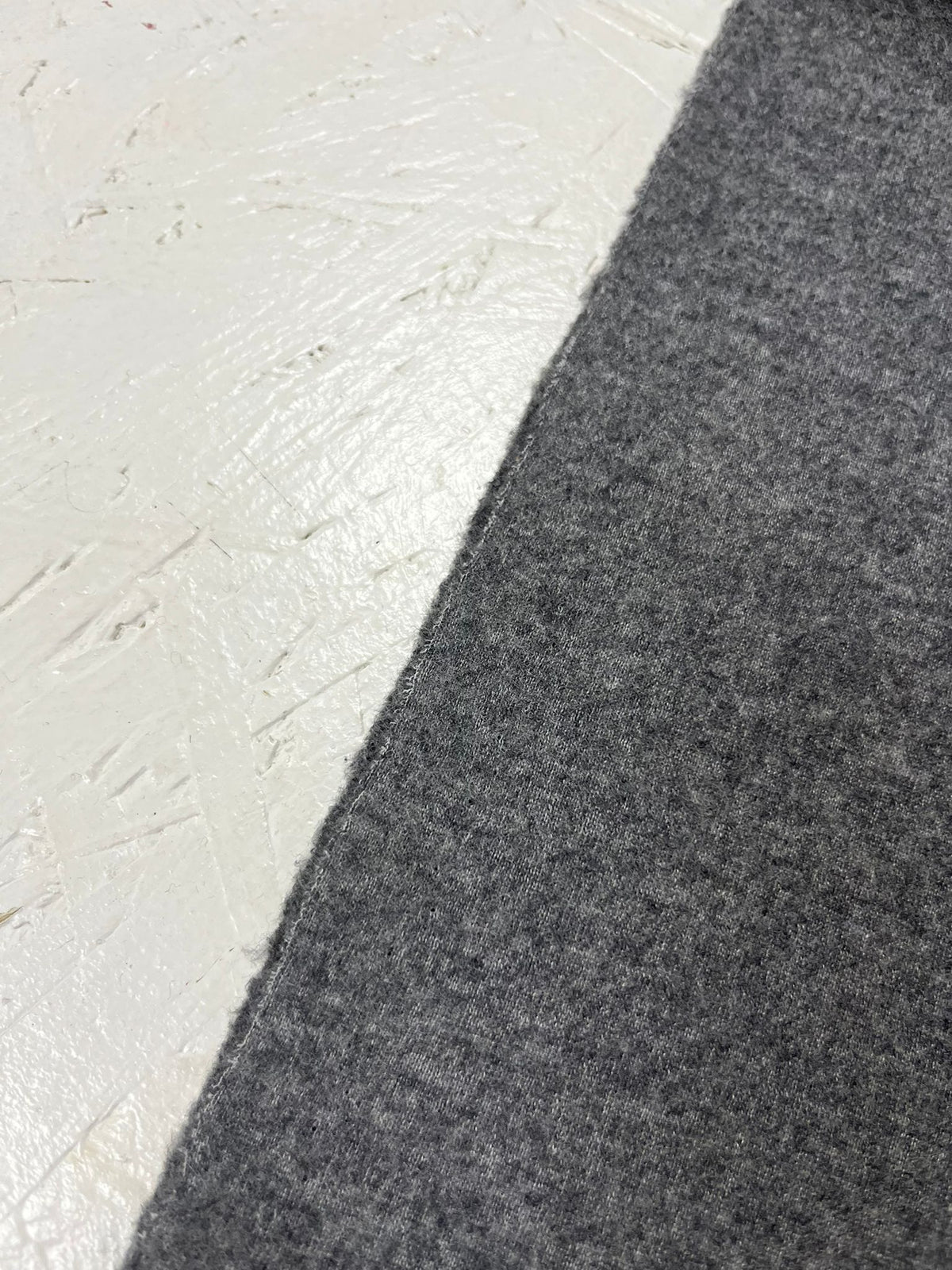 Lana gris - detalle orillo y grosor