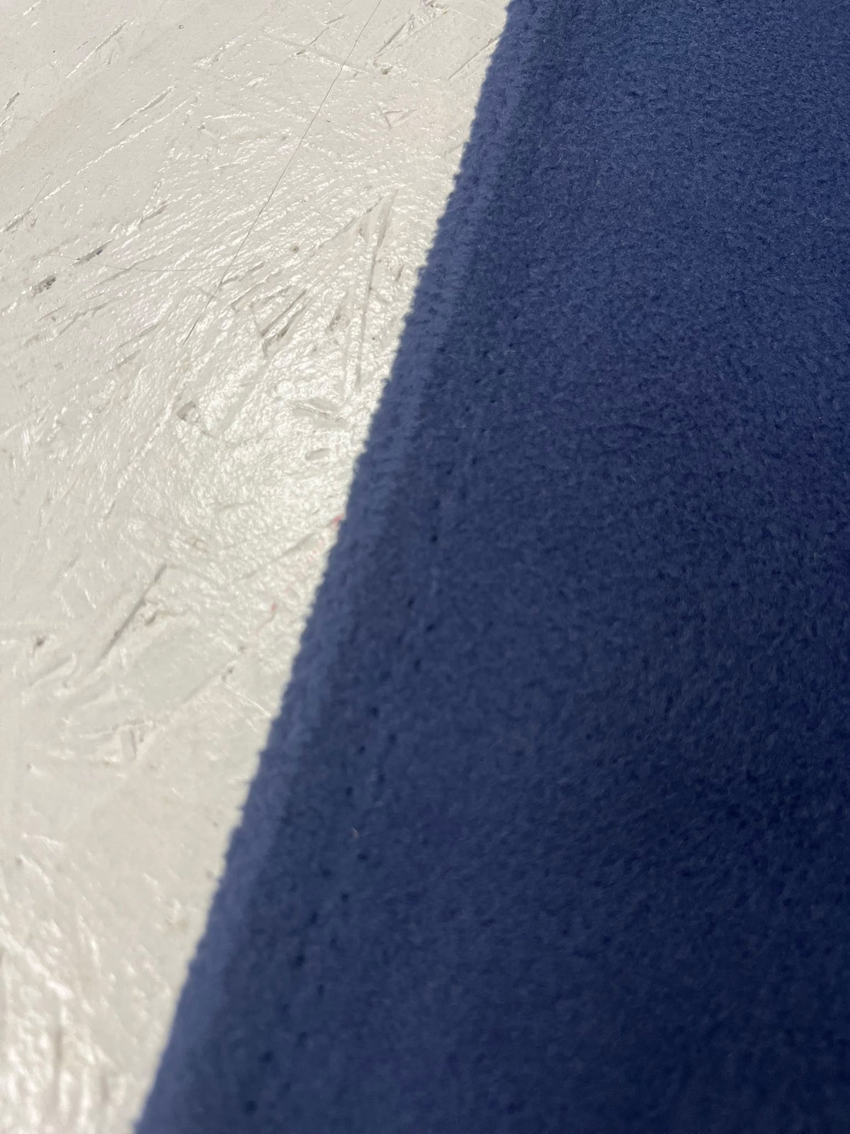 Forro Polar Azul Marino - detalle textura afelpada suave