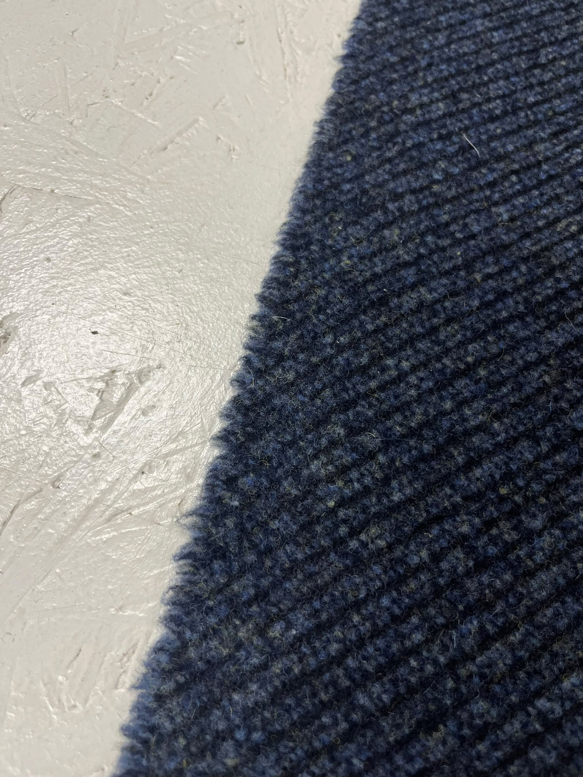 Tejido invierno azul marengo - detalle orillo