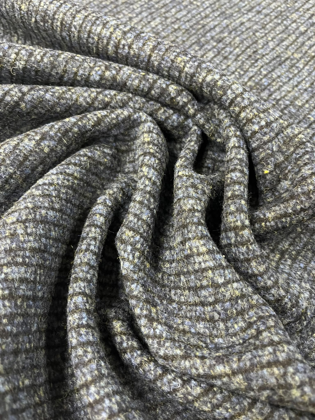 Tejido invierno azul marengo - detalle rollo y textura
