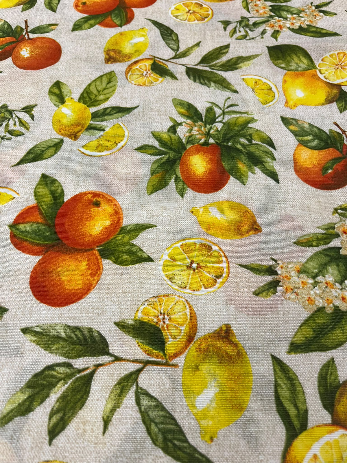 Loneta estampado limones y naranjas - detalle diseño completo