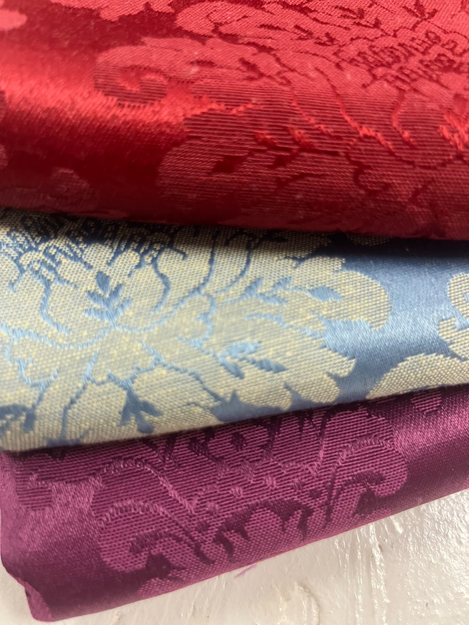 Lote Damasco - rojo, azul y morado