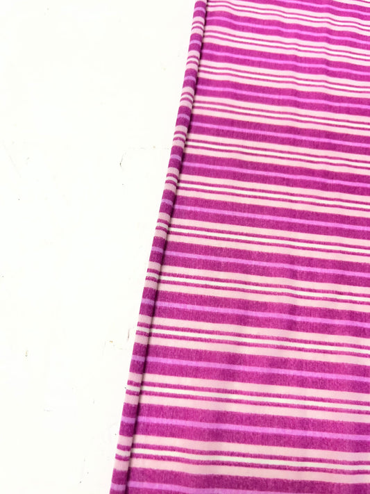 Lycra Rayas Morado y Blanco - caída y textura del tejido