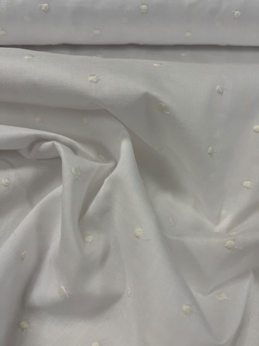 Plumeti Blanco Punto Blanco - detalle lunares bordados