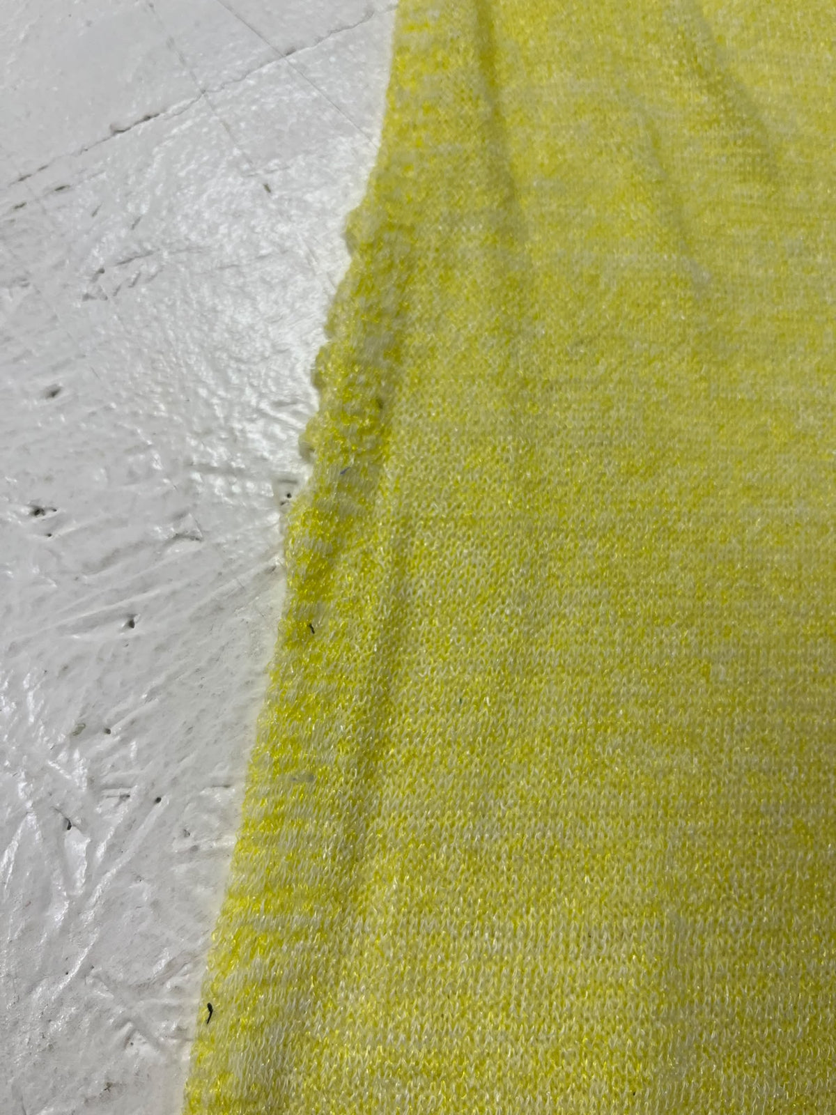 Punto Amarillo - detalle tejido elástico