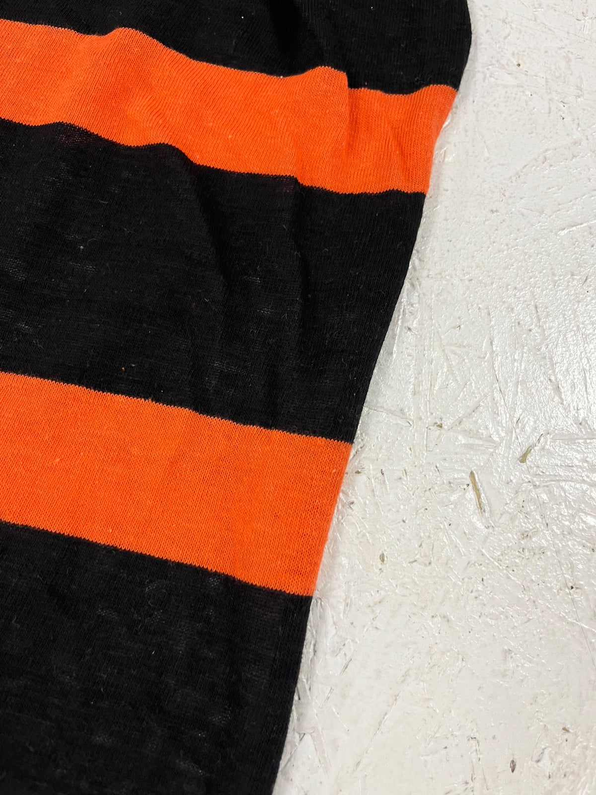 Punto Rayas Negro y Naranja - detalle rayas anchas