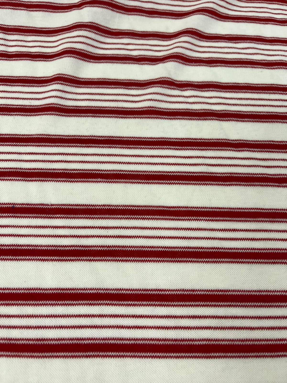 Punto Rayas Rojo y Blanco - caída y textura del tejido