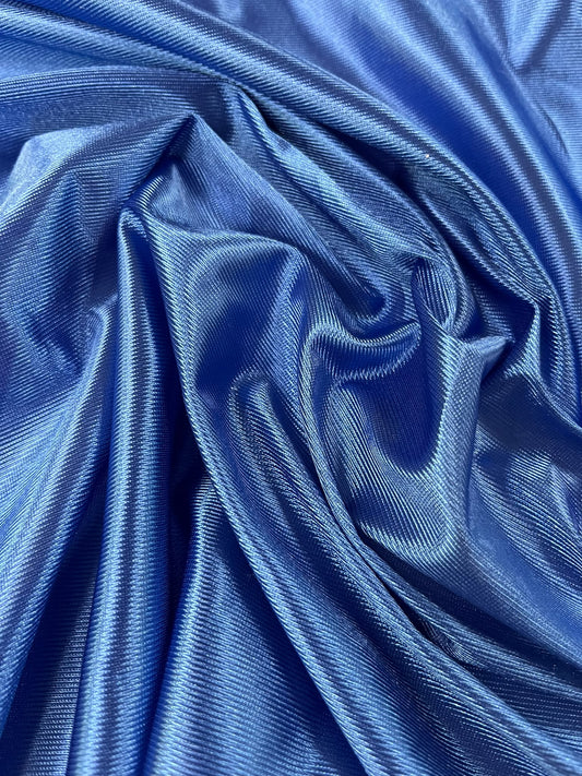 Rasete Azul Eléctrico - caída y brillo satinado del tejido