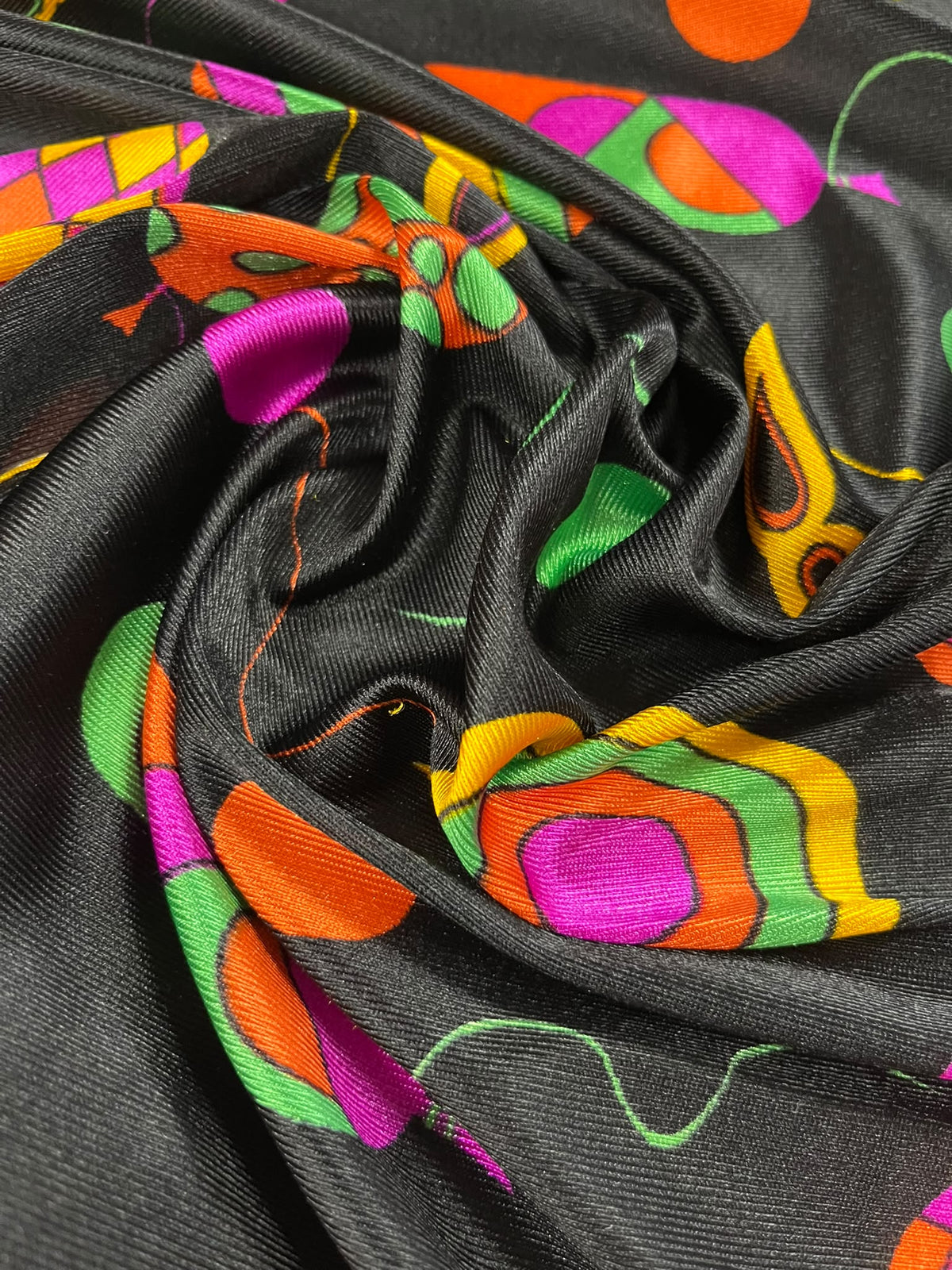 Rasete Carnaval - detalle caída y brillo satinado