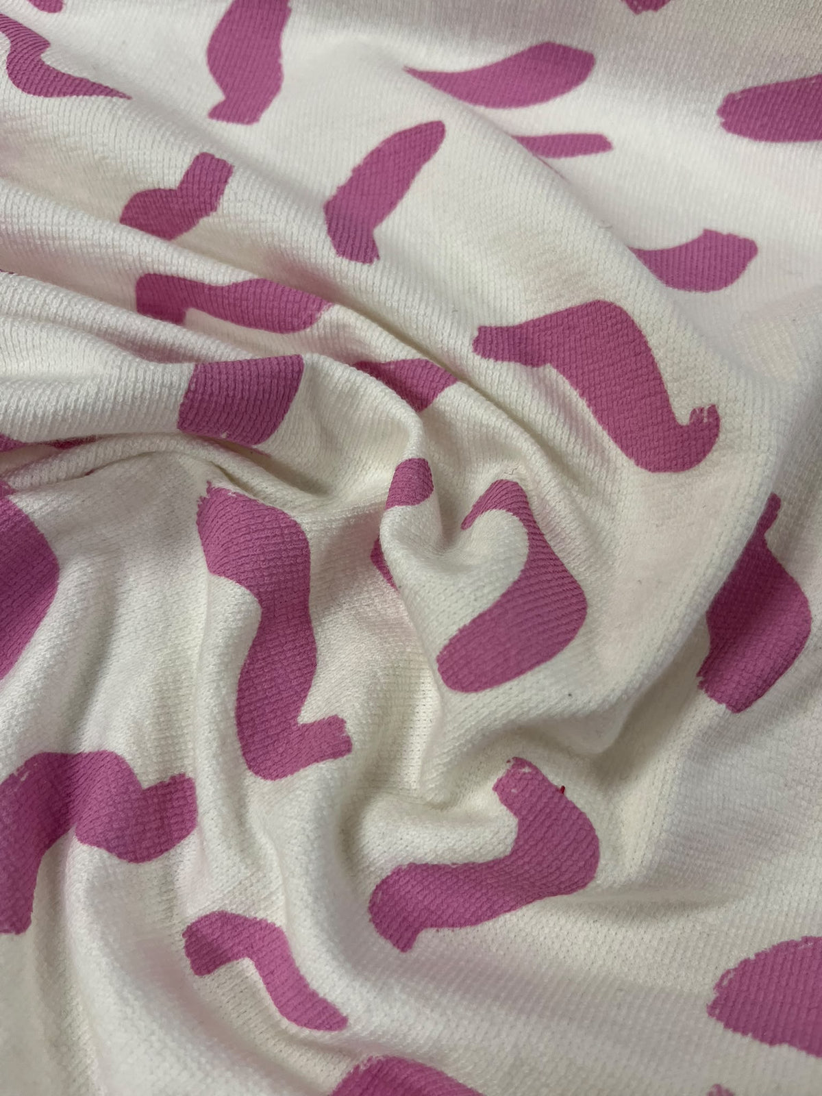 Sudadera Manchas Rosa Blanco - caída y textura del tejido
