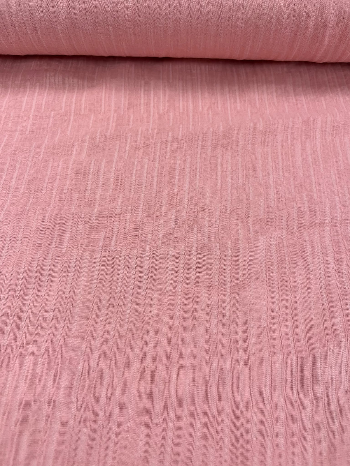 Tencel rosa palo - detalle rollo y acabado satinado