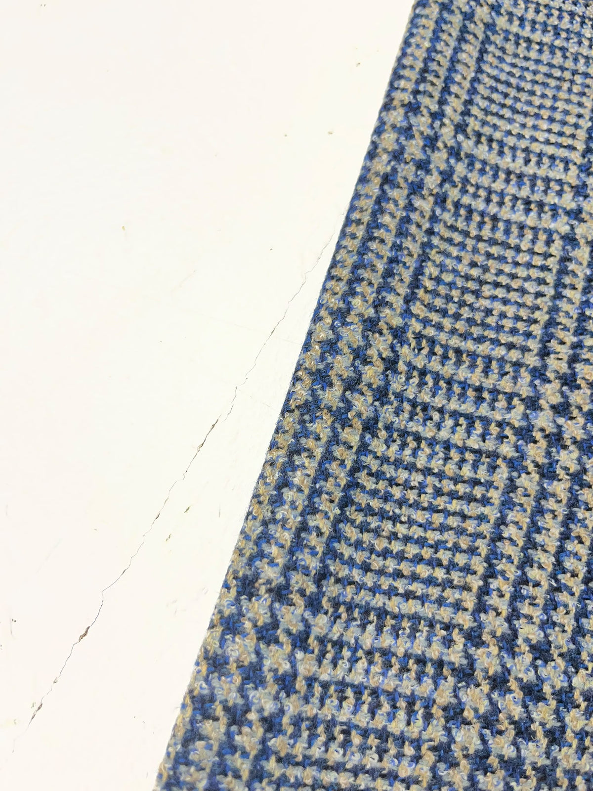 Tweed Cuadros Azul y Gris - borde y textura